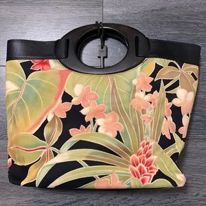 Fossil floral print bag with wooden handle. 15” x 13”